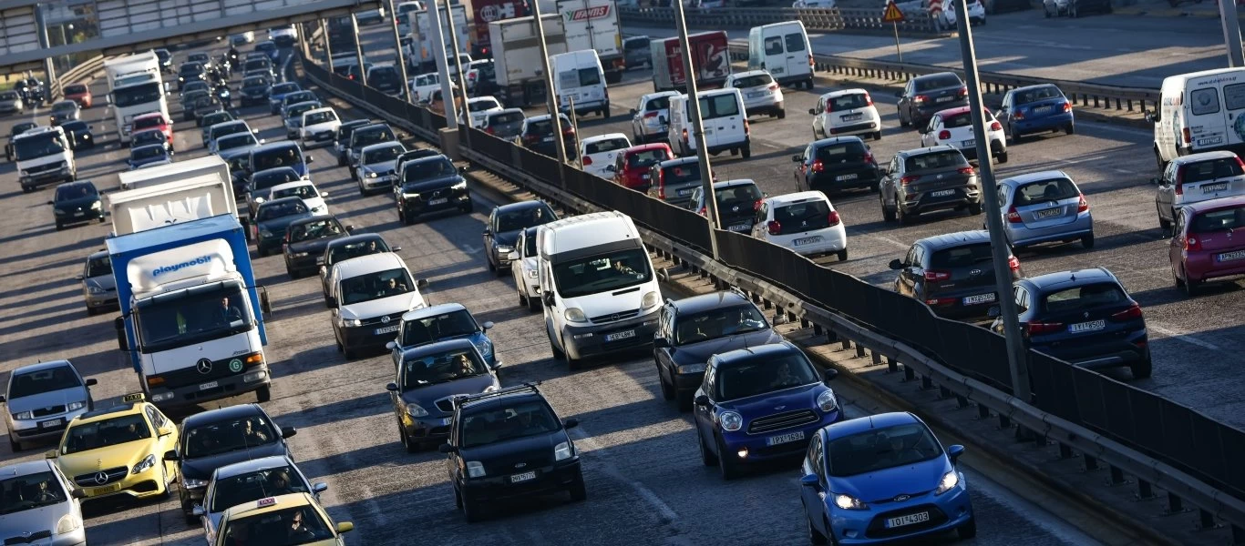 Αυξημένη κίνηση στην εθνική οδό Αθηνών - Λαμίας λόγο τροχαίου ατυχήματος